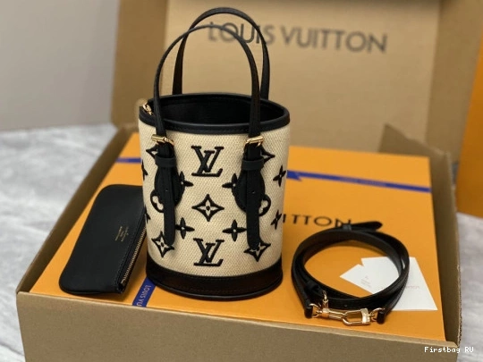 First bag NANO LOUIS BUCKET VUITTON 0822